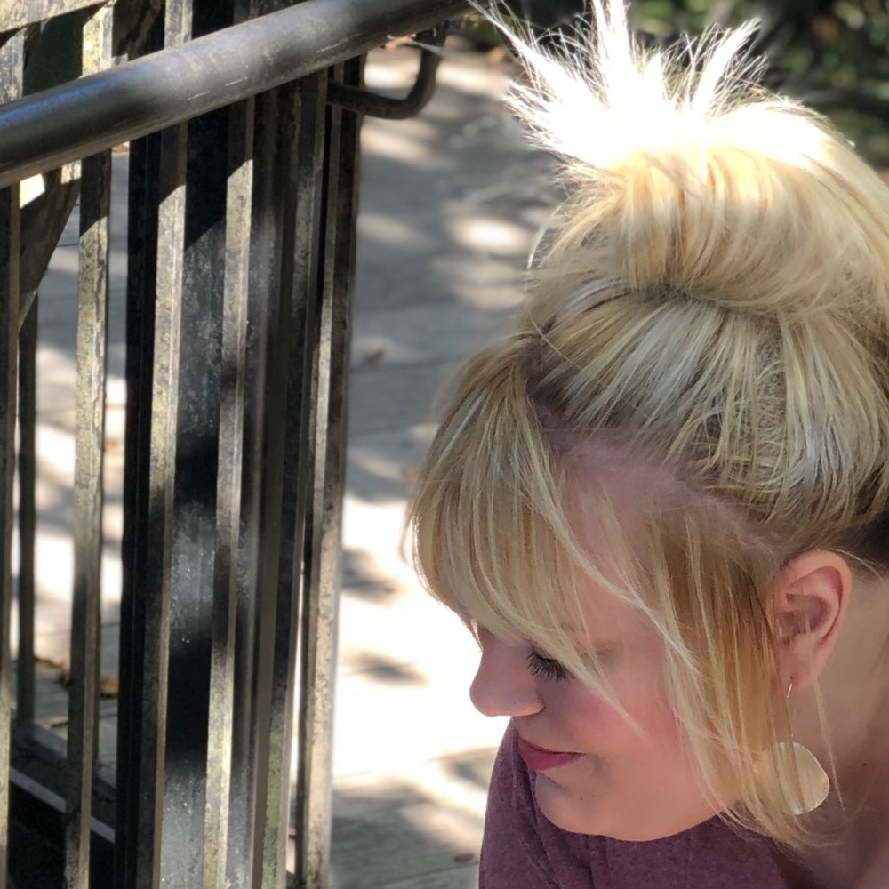 Meet your Posher, Elizabeth